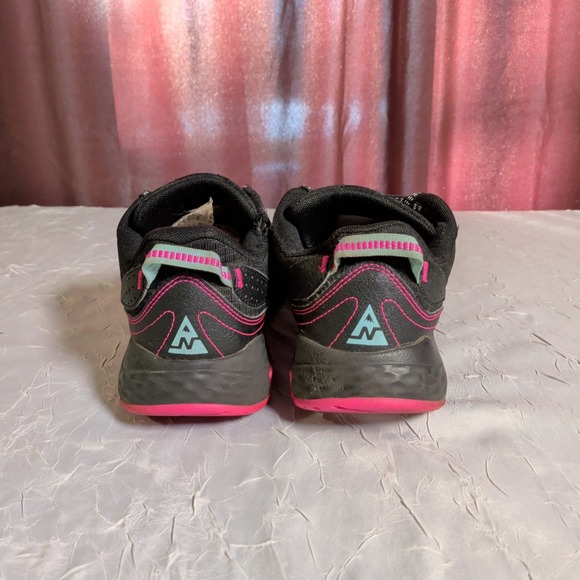 New Balance 410 V7 Shoes Women's Size 10D Black Pink Running Sneakers Athleisure - Picture 5 of 7